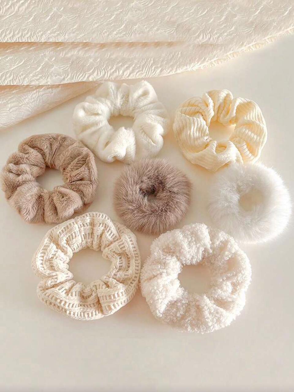 7 pcs Rabbit Plush Scrunchies