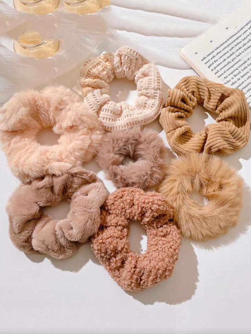 7 pcs Rabbit Plush Scrunchies